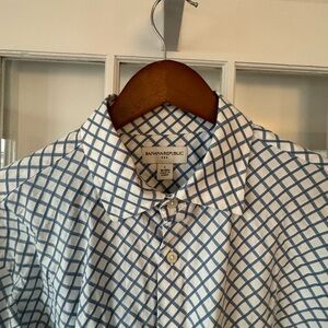Banana Republic Men's Blue Checkered Shirt